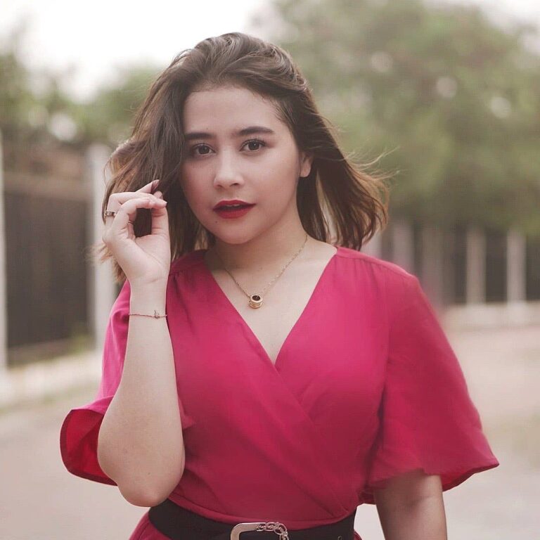 Download Prilly Latuconsina Images