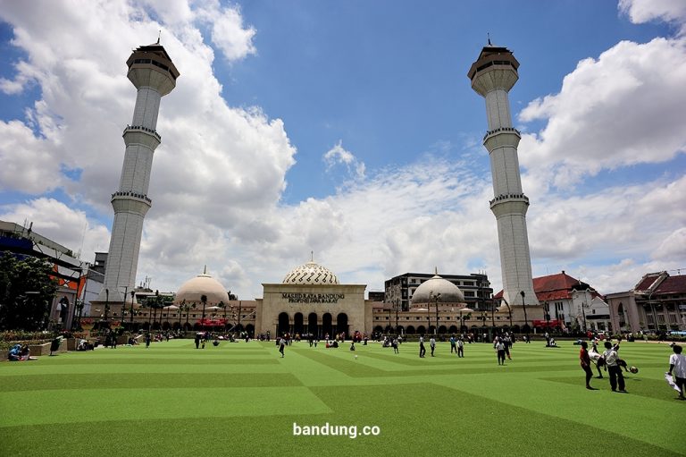 40+ Tempat Wisata Untuk Anak Di Bandung Kota
 Background
